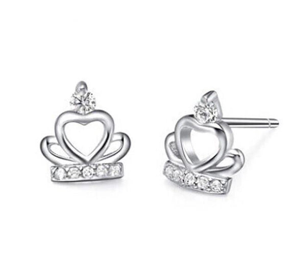 The princess earrings with a crown