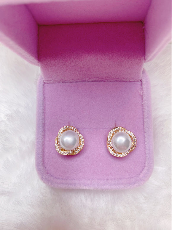 Classy Pearl earrings